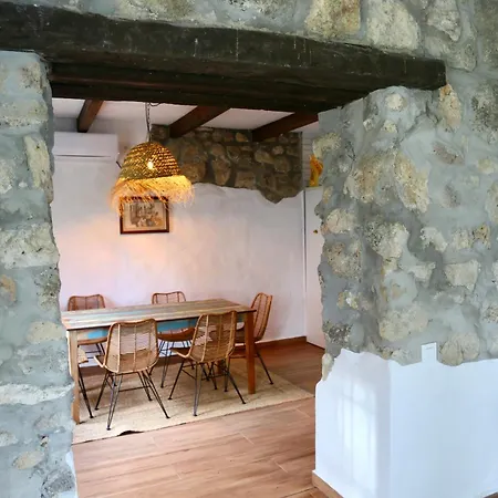 Idyllisches Steinhaus In Traumhafter Lage - Casa El Abejaruco